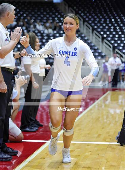 Thumbnail 1 in Columbus vs. Gunter (UIL 3A Semifinal) photogallery.