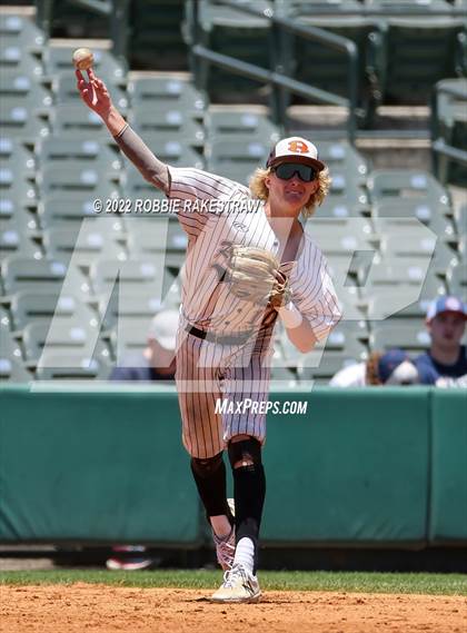 Thumbnail 2 in Rockwall-Heath vs. Rockwall (UIL 6A Regional Final Game 1) photogallery.