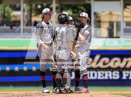 Thumbnail 3 in Rockwall-Heath vs. Rockwall (UIL 6A Regional Final Game 1) photogallery.