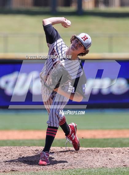 Thumbnail 2 in Rockwall-Heath vs. Rockwall (UIL 6A Regional Final Game 1) photogallery.