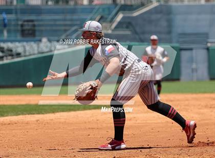Thumbnail 2 in Rockwall-Heath vs. Rockwall (UIL 6A Regional Final Game 1) photogallery.