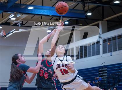 Thumbnail 3 in 'Iolani vs. Mater Dei (Imua Invitational) photogallery.