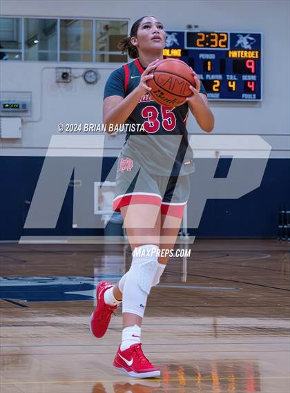 Thumbnail 2 in 'Iolani vs. Mater Dei (Imua Invitational) photogallery.