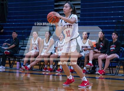 Thumbnail 3 in 'Iolani vs. Mater Dei (Imua Invitational) photogallery.