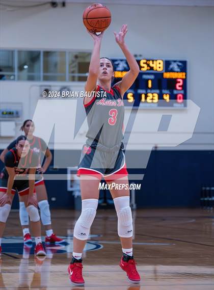 Thumbnail 3 in 'Iolani vs. Mater Dei (Imua Invitational) photogallery.