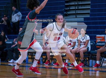 Thumbnail 1 in 'Iolani vs. Mater Dei (Imua Invitational) photogallery.