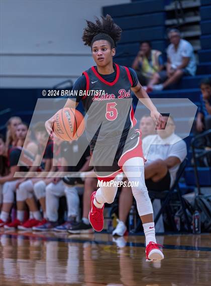 Thumbnail 3 in 'Iolani vs. Mater Dei (Imua Invitational) photogallery.