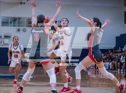 Thumbnail 3 in 'Iolani vs. Mater Dei (Imua Invitational) photogallery.
