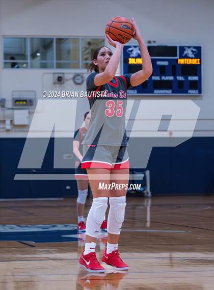 Thumbnail 2 in 'Iolani vs. Mater Dei (Imua Invitational) photogallery.