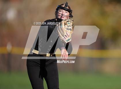 Thumbnail 2 in Palmer Ridge vs. Holy Family (CHSAA 4A Semifinal) photogallery.