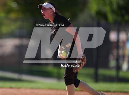 Thumbnail 2 in Palmer Ridge vs. Holy Family (CHSAA 4A Semifinal) photogallery.