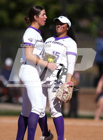 Thumbnail 3 in Palmer Ridge vs. Holy Family (CHSAA 4A Semifinal) photogallery.