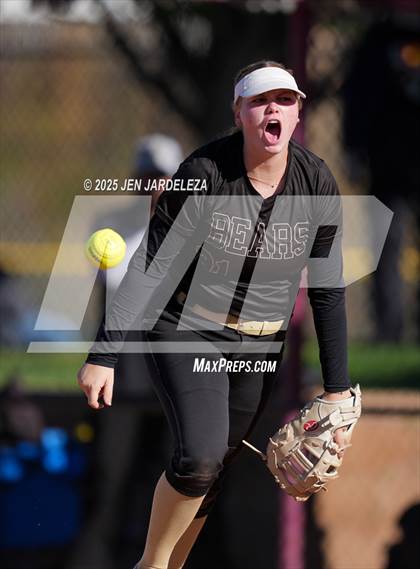 Thumbnail 3 in Palmer Ridge vs. Holy Family (CHSAA 4A Semifinal) photogallery.