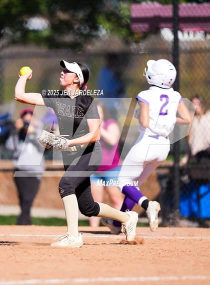 Thumbnail 1 in Palmer Ridge vs. Holy Family (CHSAA 4A Semifinal) photogallery.