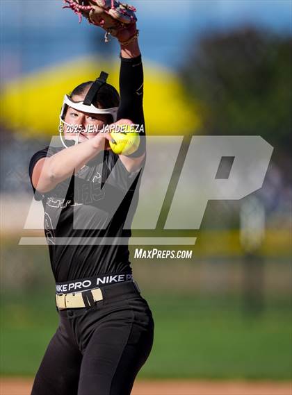 Thumbnail 1 in Palmer Ridge vs. Holy Family (CHSAA 4A Semifinal) photogallery.