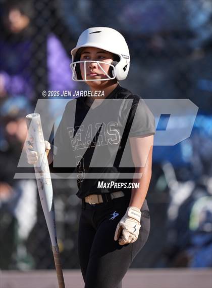 Thumbnail 3 in Palmer Ridge vs. Holy Family (CHSAA 4A Semifinal) photogallery.