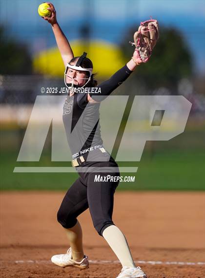 Thumbnail 2 in Palmer Ridge vs. Holy Family (CHSAA 4A Semifinal) photogallery.