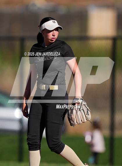 Thumbnail 3 in Palmer Ridge vs. Holy Family (CHSAA 4A Semifinal) photogallery.