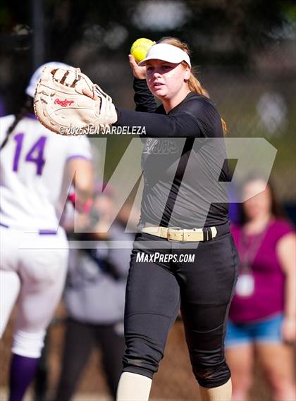 Thumbnail 3 in Palmer Ridge vs. Holy Family (CHSAA 4A Semifinal) photogallery.