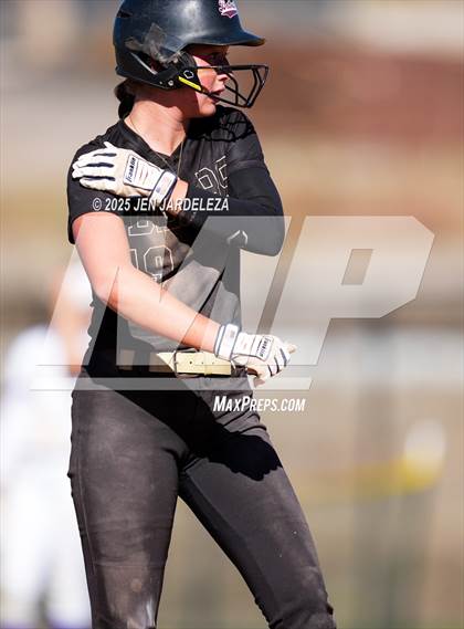 Thumbnail 3 in Palmer Ridge vs. Holy Family (CHSAA 4A Semifinal) photogallery.