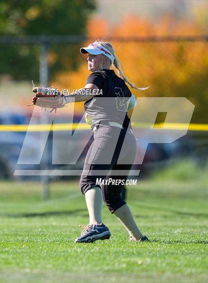 Thumbnail 1 in Palmer Ridge vs. Holy Family (CHSAA 4A Semifinal) photogallery.