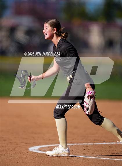 Thumbnail 3 in Palmer Ridge vs. Holy Family (CHSAA 4A Semifinal) photogallery.