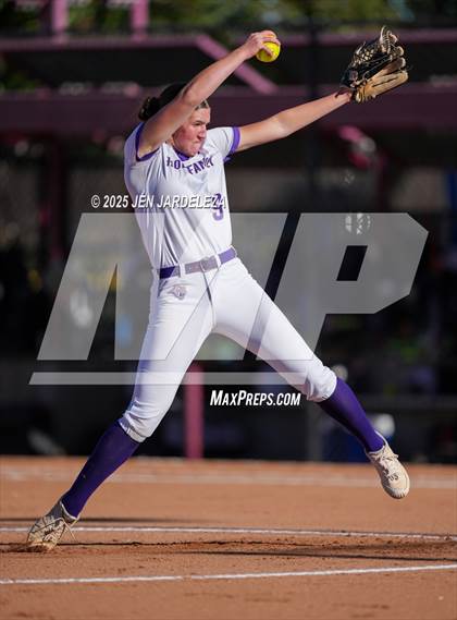 Thumbnail 3 in Palmer Ridge vs. Holy Family (CHSAA 4A Semifinal) photogallery.