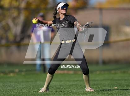 Thumbnail 2 in Palmer Ridge vs. Holy Family (CHSAA 4A Semifinal) photogallery.