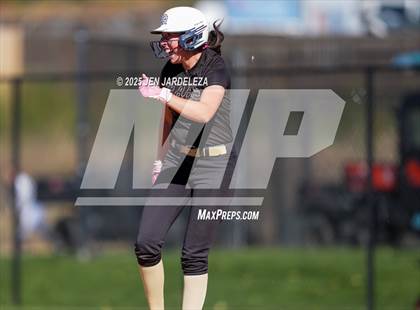 Thumbnail 2 in Palmer Ridge vs. Holy Family (CHSAA 4A Semifinal) photogallery.