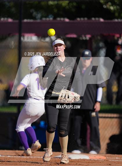 Thumbnail 2 in Palmer Ridge vs. Holy Family (CHSAA 4A Semifinal) photogallery.