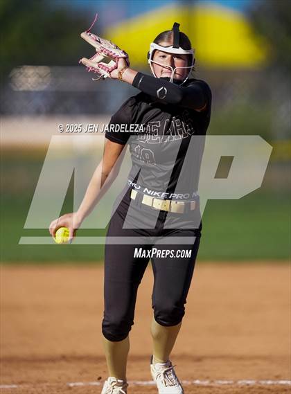 Thumbnail 1 in Palmer Ridge vs. Holy Family (CHSAA 4A Semifinal) photogallery.