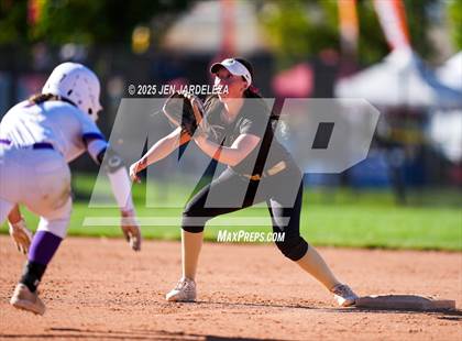 Thumbnail 2 in Palmer Ridge vs. Holy Family (CHSAA 4A Semifinal) photogallery.