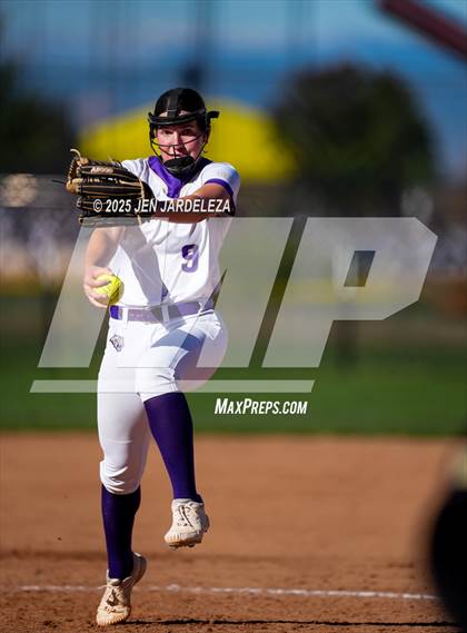 Thumbnail 2 in Palmer Ridge vs. Holy Family (CHSAA 4A Semifinal) photogallery.