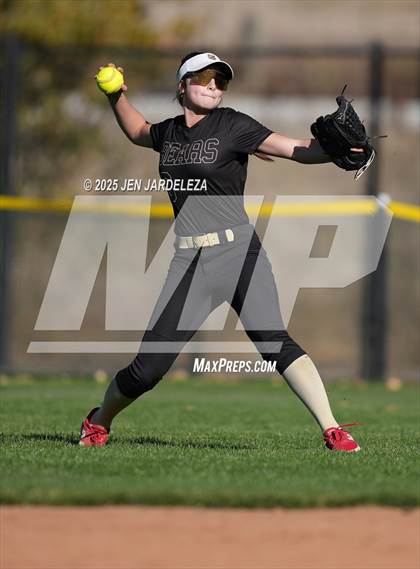 Thumbnail 1 in Palmer Ridge vs. Holy Family (CHSAA 4A Semifinal) photogallery.