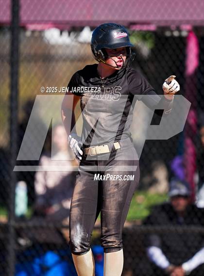 Thumbnail 2 in Palmer Ridge vs. Holy Family (CHSAA 4A Semifinal) photogallery.