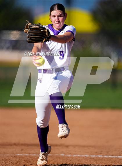 Thumbnail 2 in Palmer Ridge vs. Holy Family (CHSAA 4A Semifinal) photogallery.