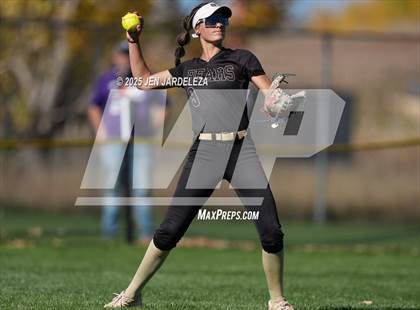 Thumbnail 3 in Palmer Ridge vs. Holy Family (CHSAA 4A Semifinal) photogallery.