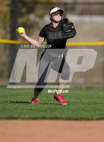 Thumbnail 3 in Palmer Ridge vs. Holy Family (CHSAA 4A Semifinal) photogallery.