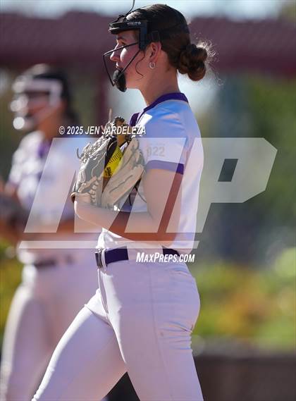 Thumbnail 2 in Palmer Ridge vs. Holy Family (CHSAA 4A Semifinal) photogallery.