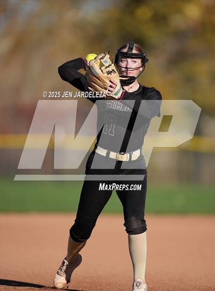 Thumbnail 3 in Palmer Ridge vs. Holy Family (CHSAA 4A Semifinal) photogallery.