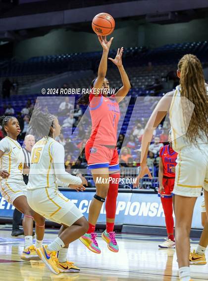 Thumbnail 2 in Summer Creek vs. Duncanville (UIL 6A Basketball Semifinal) photogallery.