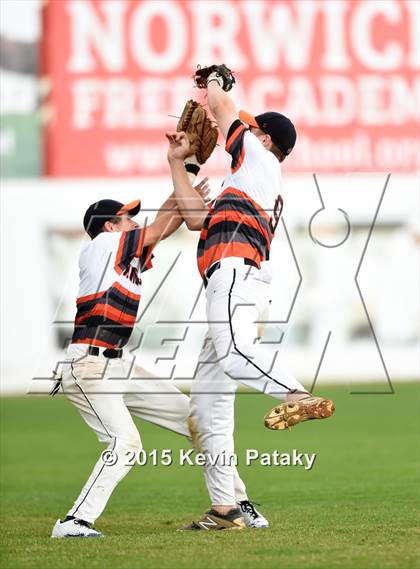 Thumbnail 3 in St. Joseph vs. Montville (CIAC Class M Semifinal) photogallery.