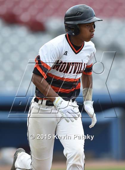 Thumbnail 2 in St. Joseph vs. Montville (CIAC Class M Semifinal) photogallery.