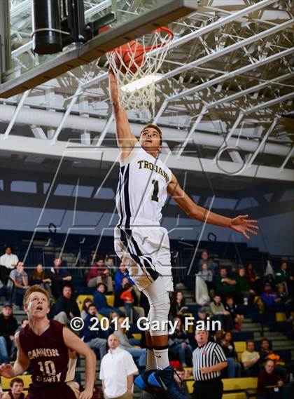 Thumbnail 3 in Cannon County vs Soddy Daisy (Rhea County Christmas Tournament) photogallery.