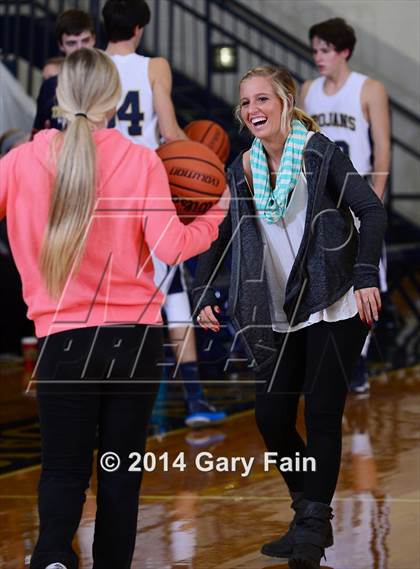 Thumbnail 3 in Cannon County vs Soddy Daisy (Rhea County Christmas Tournament) photogallery.