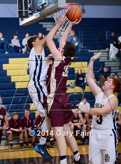 Thumbnail 3 in Cannon County vs Soddy Daisy (Rhea County Christmas Tournament) photogallery.