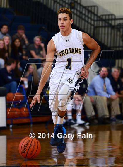 Thumbnail 2 in Cannon County vs Soddy Daisy (Rhea County Christmas Tournament) photogallery.