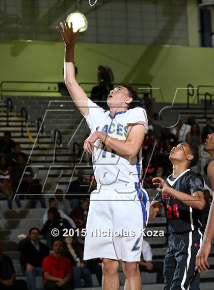 Thumbnail 3 in View Park vs. Los Angeles CES (CIF LA City Section D4 Final) photogallery.