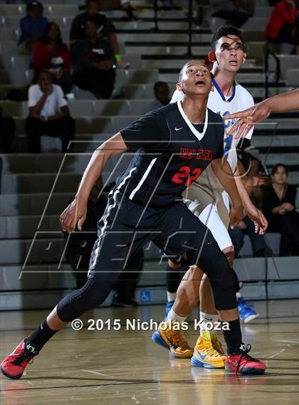 Thumbnail 1 in View Park vs. Los Angeles CES (CIF LA City Section D4 Final) photogallery.