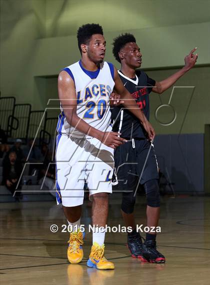 Thumbnail 1 in View Park vs. Los Angeles CES (CIF LA City Section D4 Final) photogallery.